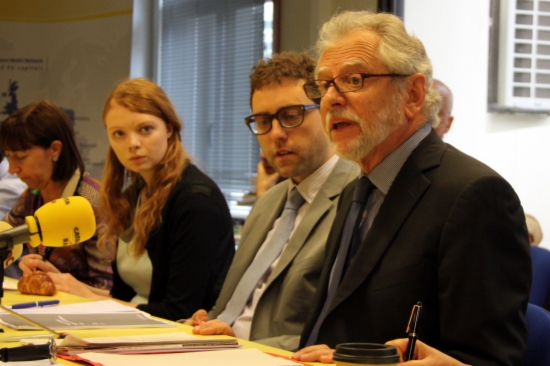 Viver i Pi-Sunyer (right) presenting the CATN report in Brussels' International Press Centre next to Royo (left) (by A. Segura)