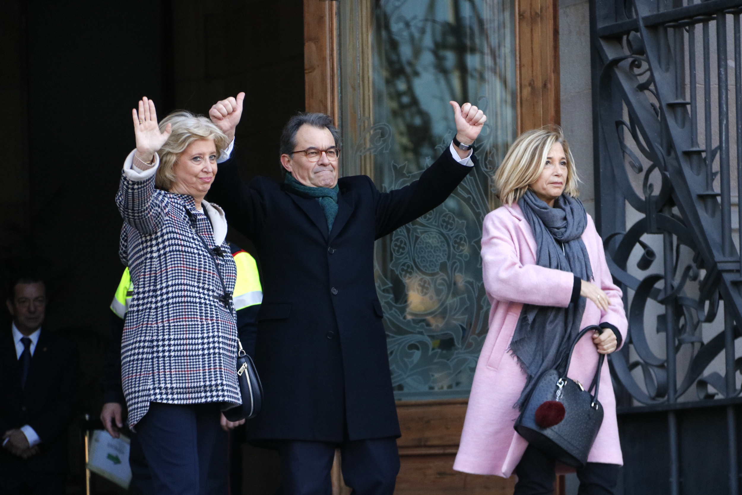 Former Catalan President, Artur Mas, former Catalan Vice-president, Joana Ortega and former Catalan Minister for Education, Irene Rigau, before entering Barcelona's High Court (by ACN)